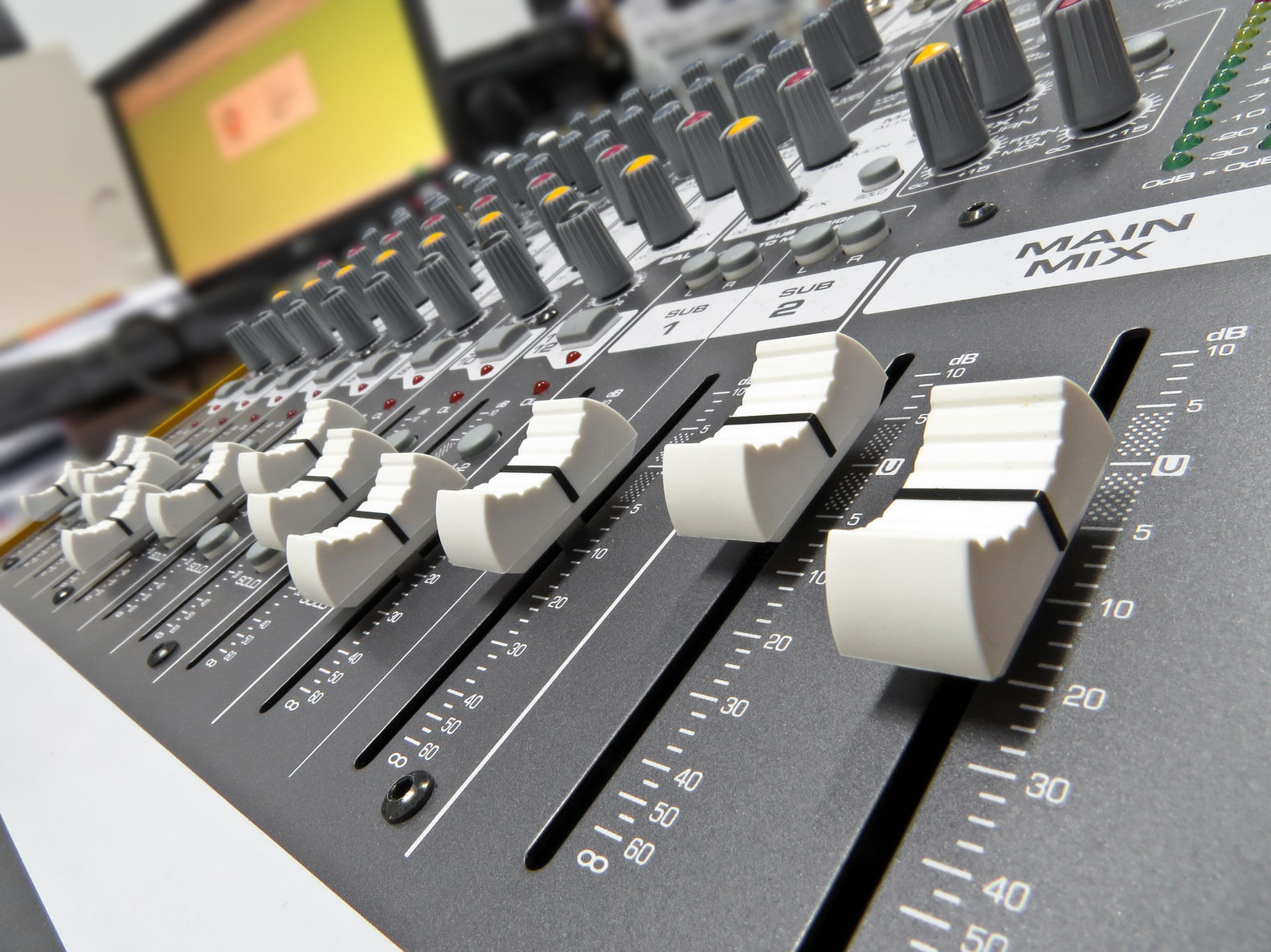 Audio console
